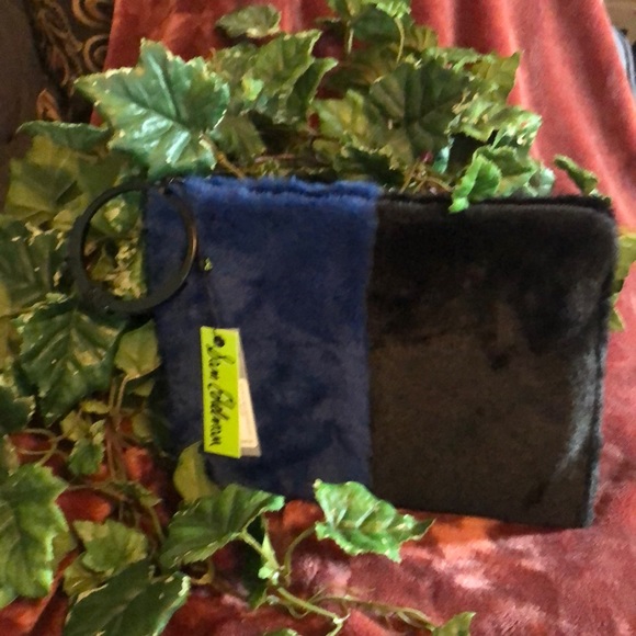 COPY - Sam Edelman Faux Fur Clutch - Picture 1 of 7